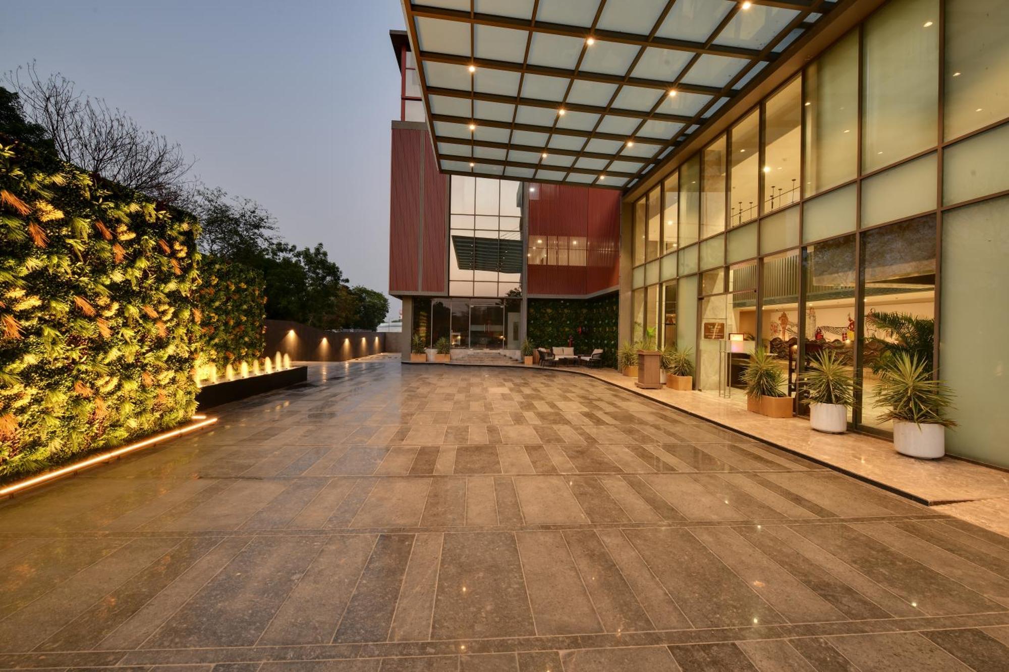 The Fern Residency, Gandhinagar Hotel Eksteriør billede